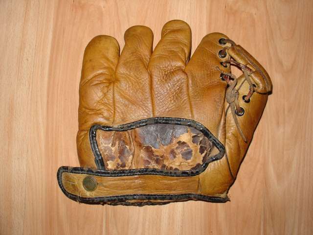 Alex Kampouris Goldsmith G15 Back